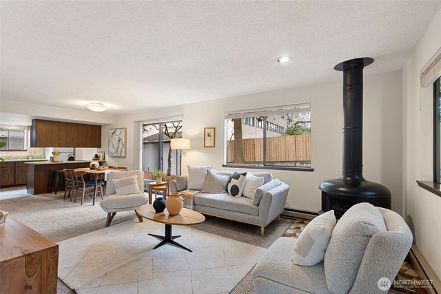 9545 Interlake Avenue N, Seattle, WA 98103