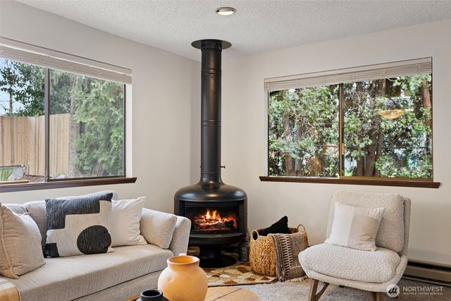 9545 Interlake Avenue N, Seattle, WA 98103