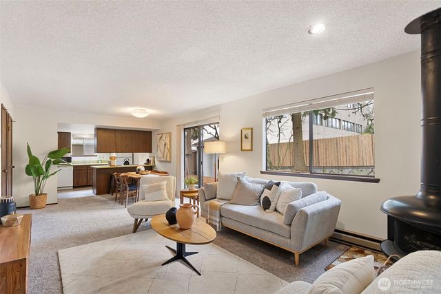 9545 Interlake Avenue N, Seattle, WA 98103