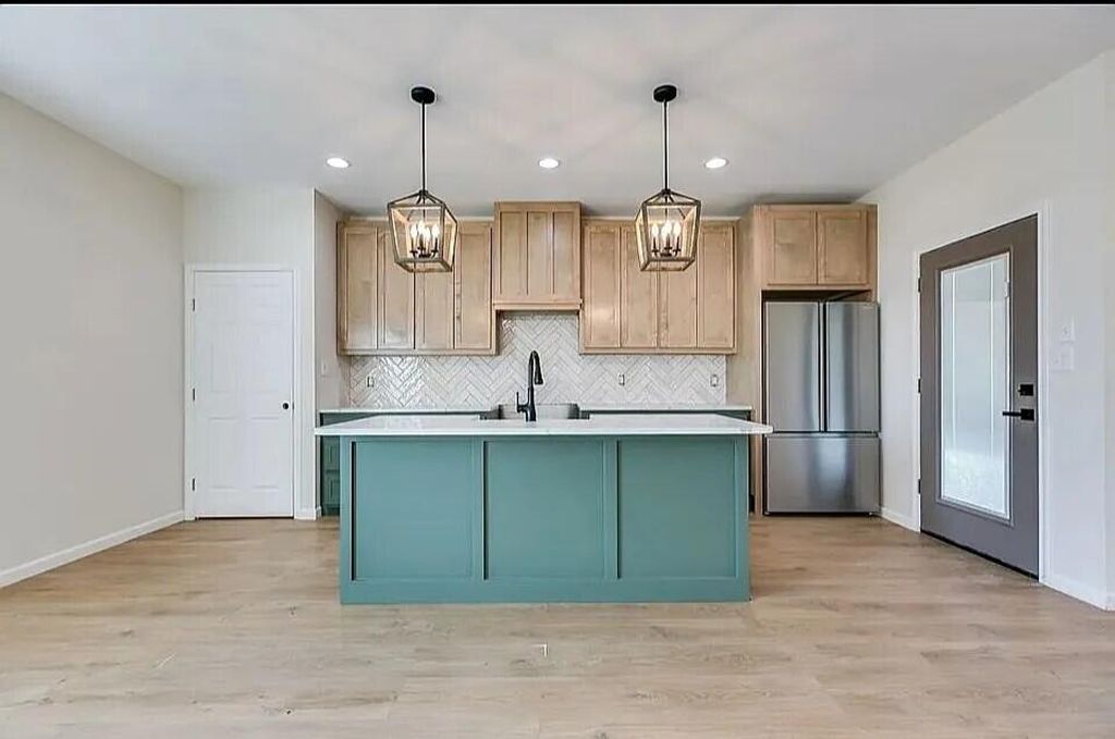 Image 20 of property listing at 15555 Deer Valley Loop, Carlsbad, TX 76934