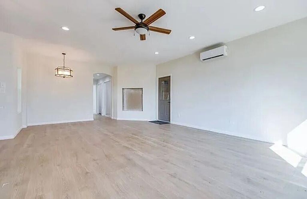 Image 22 of property listing at 15555 Deer Valley Loop, Carlsbad, TX 76934