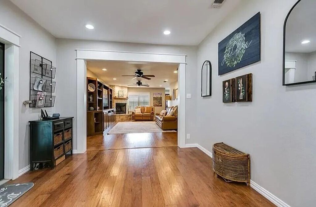 Image 4 of property listing at 15555 Deer Valley Loop, Carlsbad, TX 76934