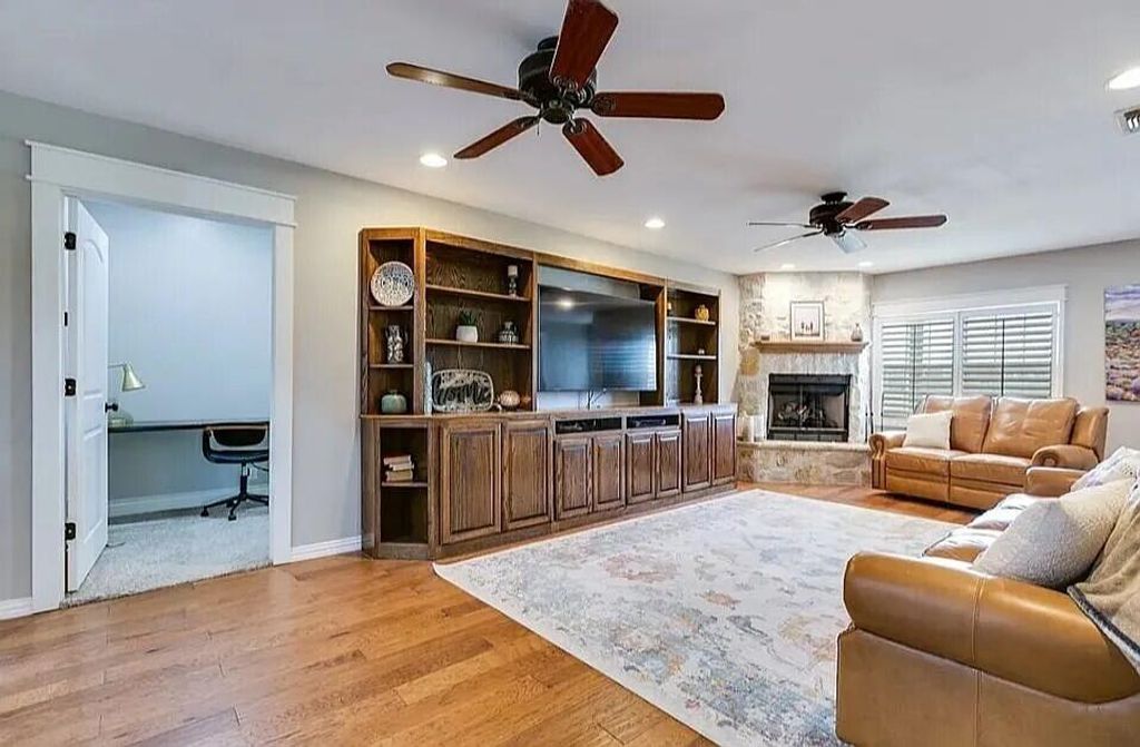 Image 7 of property listing at 15555 Deer Valley Loop, Carlsbad, TX 76934