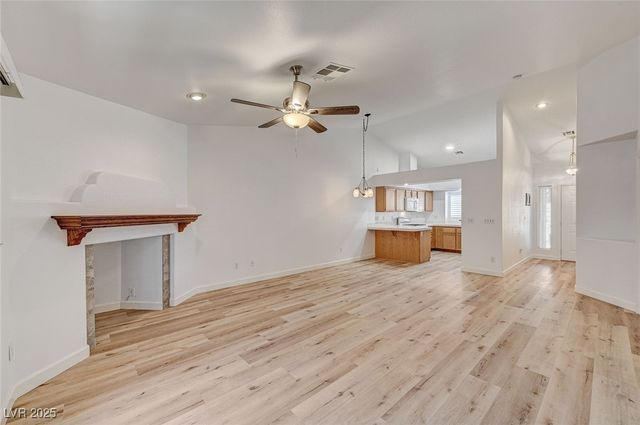 9333 Mount Cherie Avenue 102, Las Vegas, NV 89129