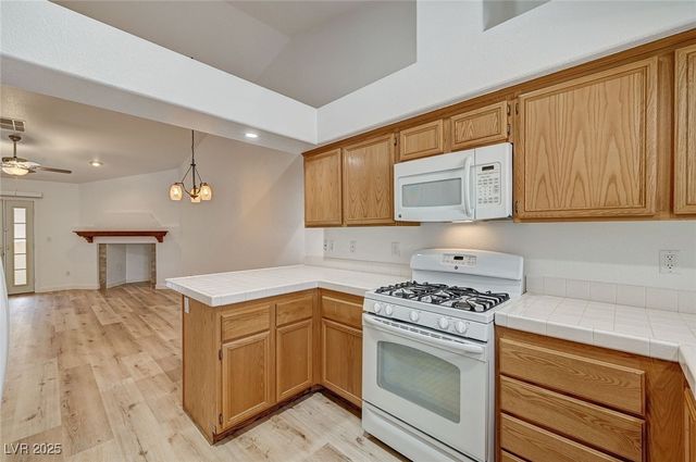 9333 Mount Cherie Avenue 102, Las Vegas, NV 89129