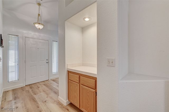 9333 Mount Cherie Avenue 102, Las Vegas, NV 89129