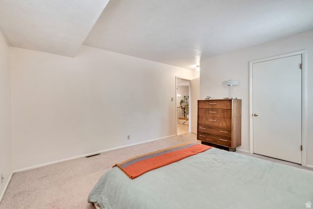 4797 S 2124 E, Holladay, UT 84117