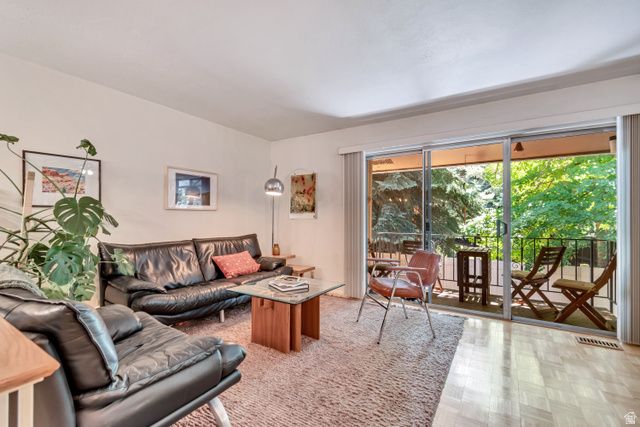 4797 S 2124 E, Holladay, UT 84117