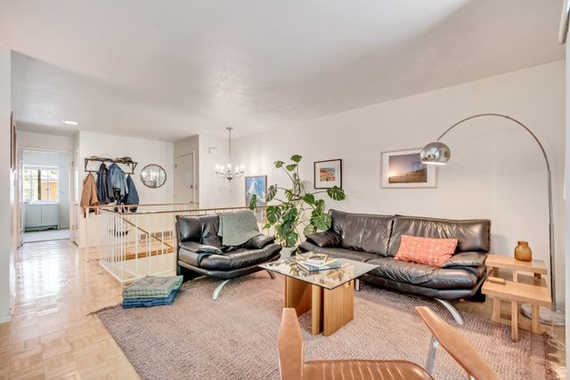 4797 S 2124 E, Holladay, UT 84117