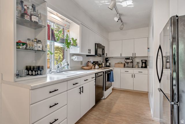 4797 S 2124 E, Holladay, UT 84117