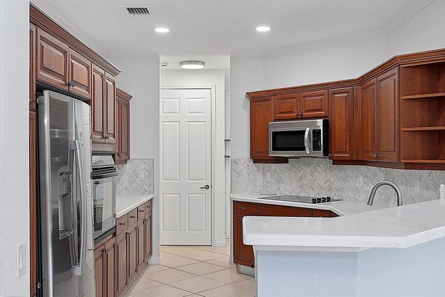 2742 Kinsington Circle, Weston, FL 33332