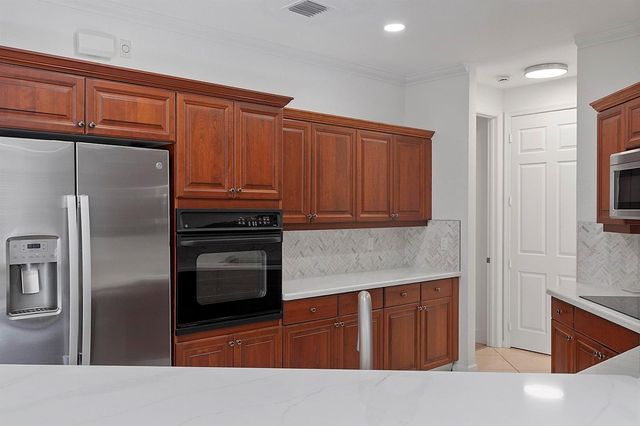 2742 Kinsington Circle, Weston, FL 33332