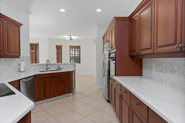 2742 Kinsington Circle, Weston, FL 33332