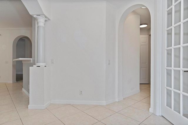2742 Kinsington Circle, Weston, FL 33332