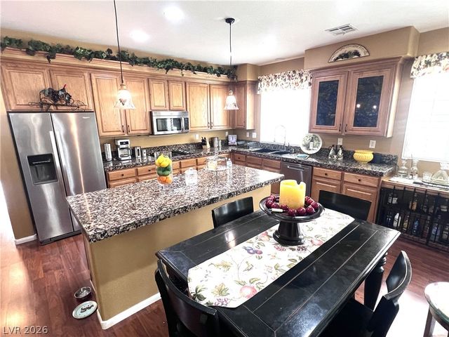 8313 Weeping Springs Avenue, Las Vegas, NV 89131