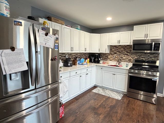 709 Hudson Avenue, Romeoville, IL 60446