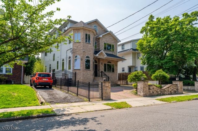 69 Summit Rd, Elizabeth City, NJ 07208