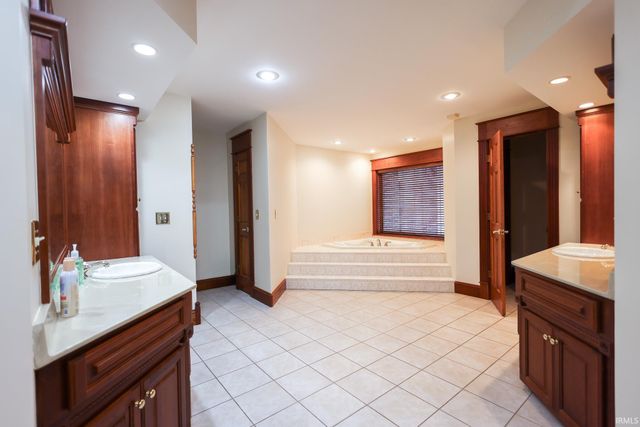 157 The Woods, Bedford, IN 47421