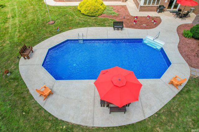 157 The Woods, Bedford, IN 47421