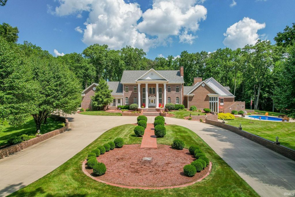 157 The Woods, Bedford, IN 47421