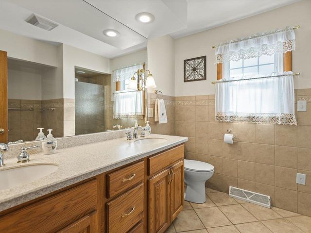 3708 Bee Lane, Beloit, WI 53511