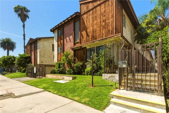 8933 Willis 15, Panorama City, CA 91402