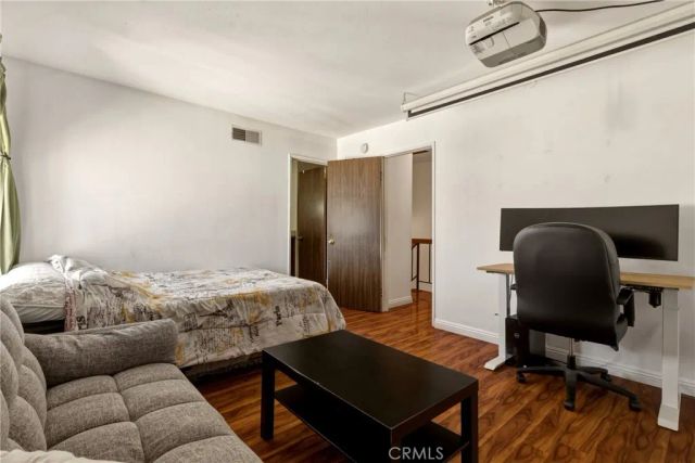 8933 Willis 15, Panorama City, CA 91402
