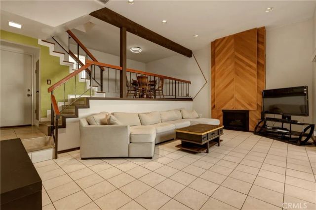 8933 Willis 15, Panorama City, CA 91402