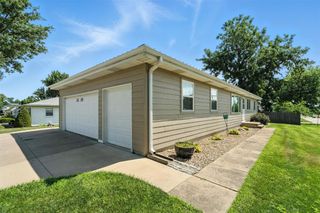 2225 26th Street SW, Cedar Rapids, IA 52404