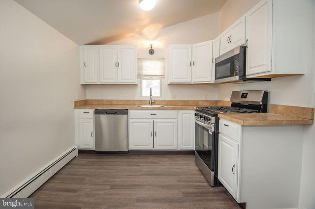 4 FORREST AVE, Wilmington, DE 19805