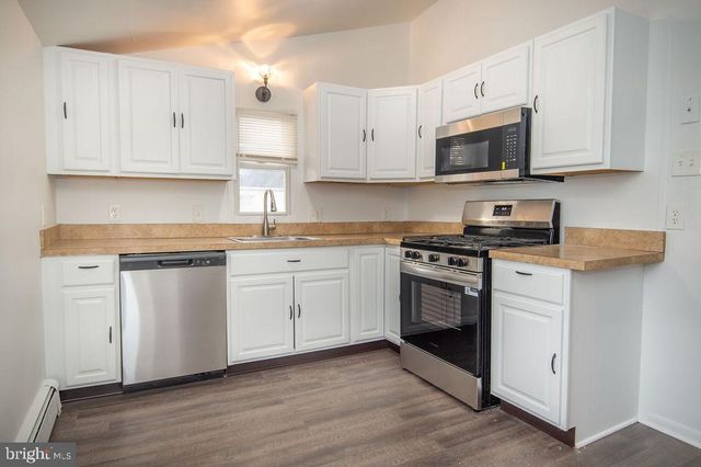 4 FORREST AVE, Wilmington, DE 19805