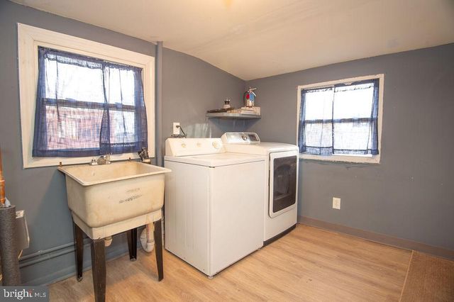 4 FORREST AVE, Wilmington, DE 19805