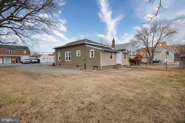 4 FORREST AVE, Wilmington, DE 19805