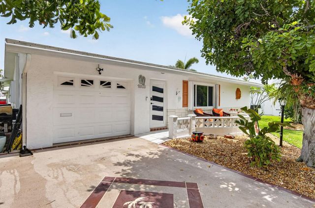 1803 SW 22nd Way, Boynton Beach, FL 33426