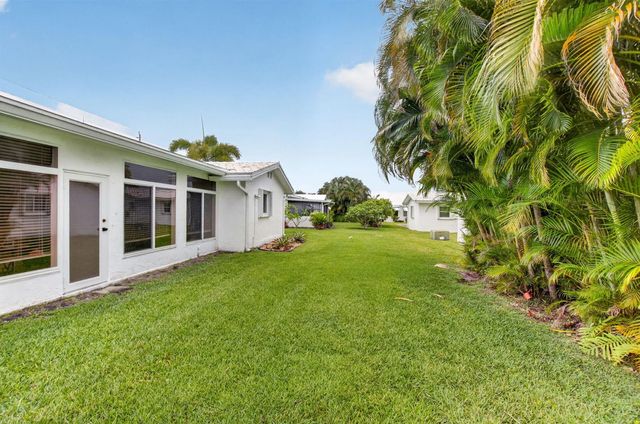 1803 SW 22nd Way, Boynton Beach, FL 33426