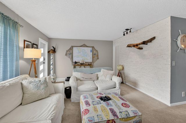 1803 SW 22nd Way, Boynton Beach, FL 33426
