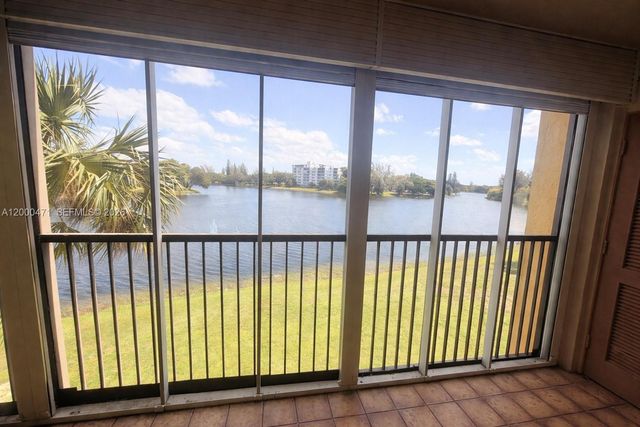 6475 W Oakland Park Boulevard 308, Lauderhill, FL 33313