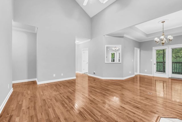 445 Country Club Ct, Clarksville, TN 37043