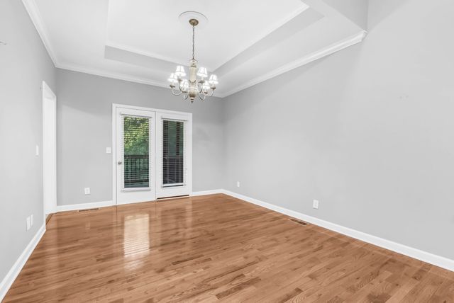 445 Country Club Ct, Clarksville, TN 37043