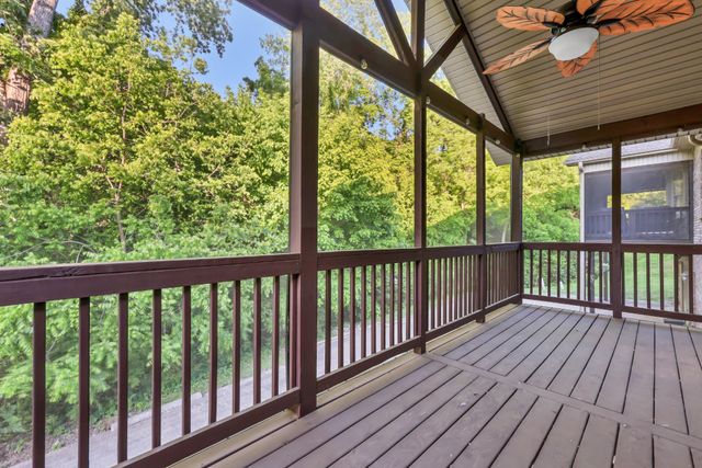 445 Country Club Ct, Clarksville, TN 37043
