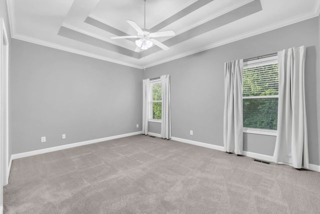 445 Country Club Ct, Clarksville, TN 37043