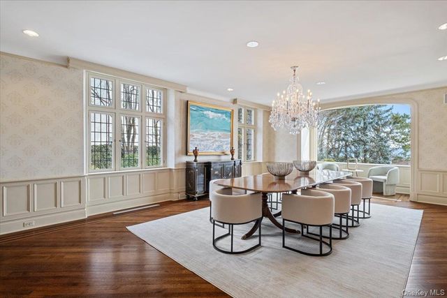 19 Oak Bluff Avenue, Larchmont, NY 10538