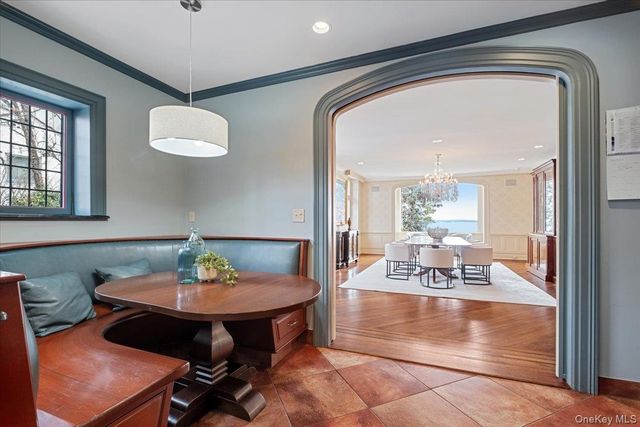 19 Oak Bluff Avenue, Larchmont, NY 10538