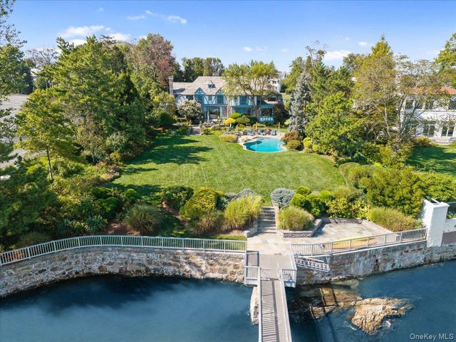 19 Oak Bluff Avenue, Larchmont, NY 10538