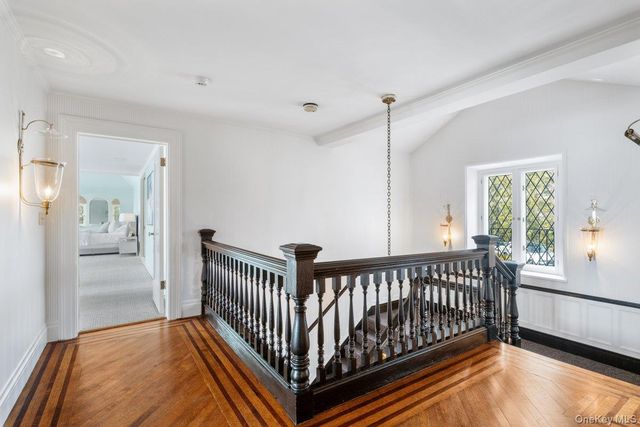 19 Oak Bluff Avenue, Larchmont, NY 10538