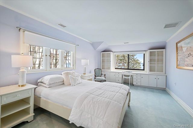 19 Oak Bluff Avenue, Larchmont, NY 10538