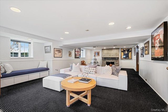 19 Oak Bluff Avenue, Larchmont, NY 10538