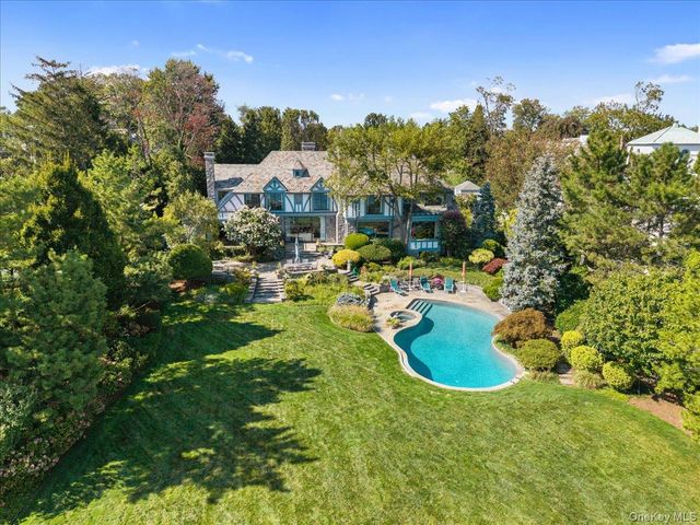 19 Oak Bluff Avenue, Larchmont, NY 10538