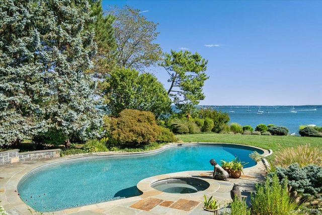 19 Oak Bluff Avenue, Larchmont, NY 10538