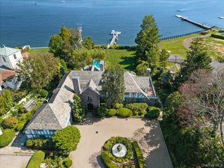19 Oak Bluff Avenue, Larchmont, NY 10538